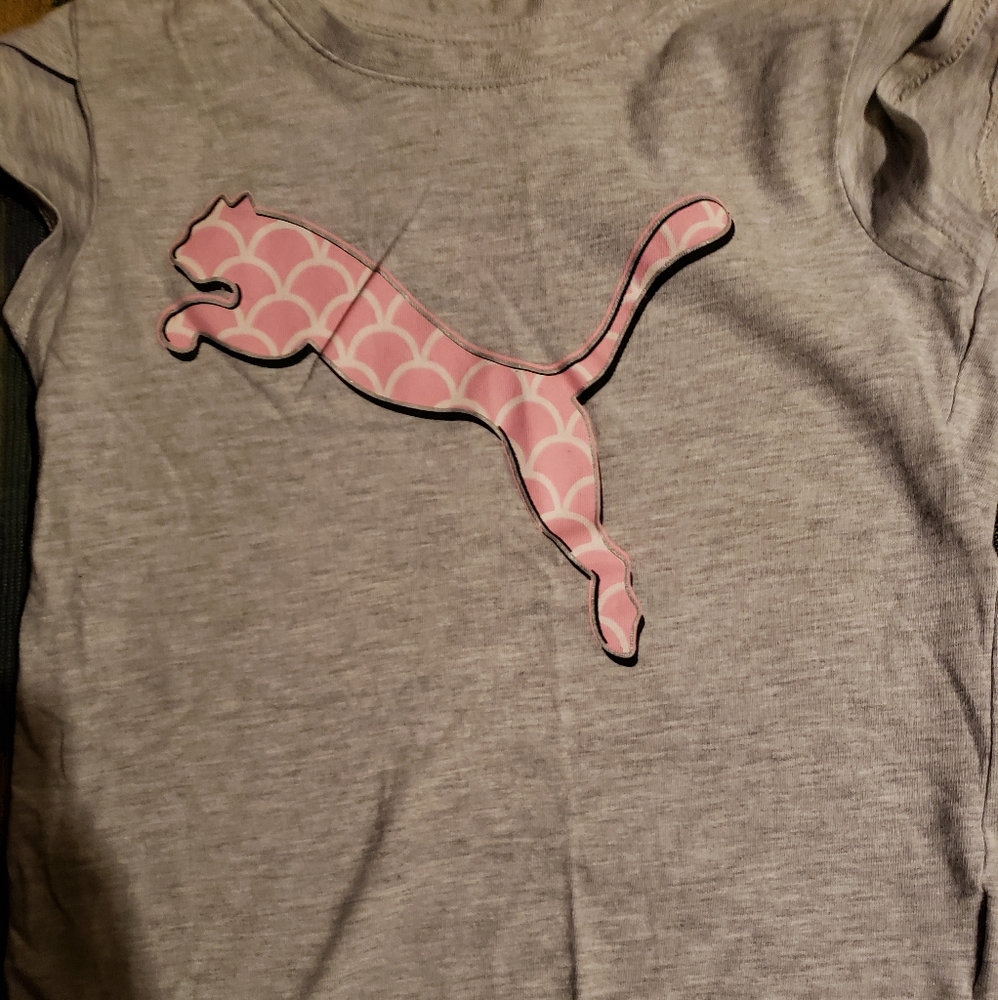 Girls Puma t shirt gray euc